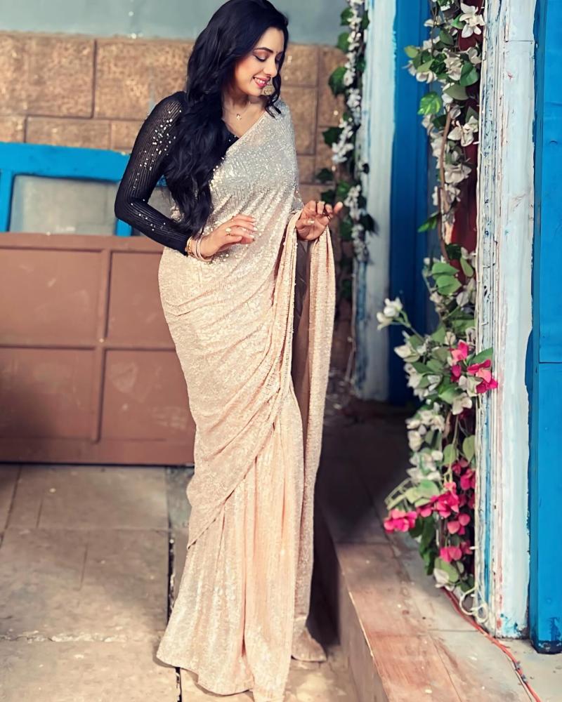 rupali-ganguly-cute-saree-photos